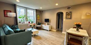Modernized Fully Furnished 1BR, 1BA Condo at Arbors of Arlington Gallery 5