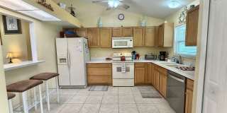 Available monthly Rental  2026 in heart of Sebastian Gallery 15