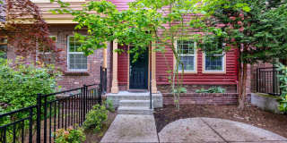 Beautiful 2 BD | 2.5 BA Orenco Gardens Townhome | 2-Car Garage | Minutes to Nike & MAX Station Gallery 1