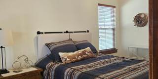 Gorgeous fully furnished home in downtown Eagle! Gallery 19