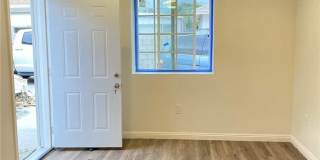 5828 N Vista 1/2 Gallery 1