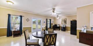 Colonial Square Gallery 7