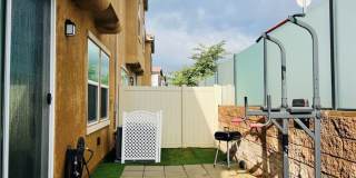 3 Bdrm, 2.5 Ba Townhouse w/2 Car Attached Garage Available For Rent Gallery 19