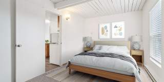 Brentwood Gallery 21