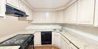 Beautiful 3-Bedroom Townhome Gallery 6