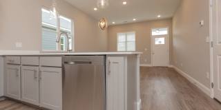 Modern 4 Bedroom Home in Red Bank Gallery 8