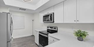 Pierce Beach Premier Apartments at Woodland Condominium Gallery 11