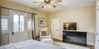 Renovated Historic 4BR Denver Home w/ Private Yard Gallery 20
