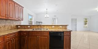 Beautiful 4 bed 3 bathroom Single Family Home with a large fenced yard Gallery 11
