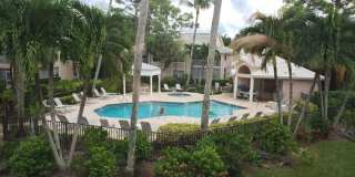 OFF-SEASON 2026 : 2 Bedroom 2 Bath Furnished Rental in Vanderbilt Lakes Gallery 1