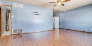 South Side Ranch with CENTRAL AIR Gallery 5