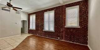 229 N Poplar Street Gallery 10