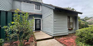 Available 8/1. Beautiful FURNISHED End-Unit Townhome in Central Mt Pleasant! Gallery 1
