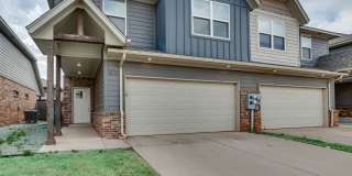 3 Bedroom 2 Bath 2 Car Garage Duplex ***Edmond Gallery 1