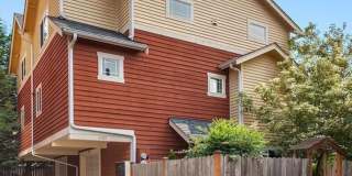 Gorgeous 3bd/2.5bth Central District Townhome, $3,800/mo. Gallery 1