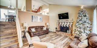 Huge room in a large shared home, private bathroom, great neighborhood, friendly roommates! Gallery 53