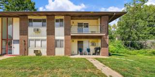 2-Bedroom Hazelwood Apartment | 7565 Hazelcrest H Gallery 1