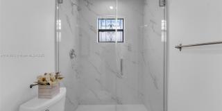 2401 SW 102nd Ave Gallery 18