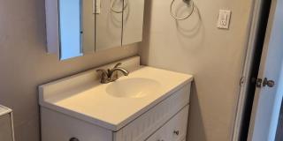 1 BR 1 BATH FULL REMODEL UPPER UNIT FREE RENT OAC Gallery 11