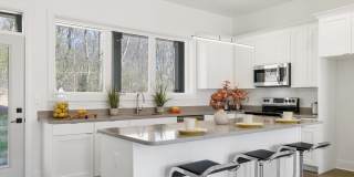 The Yarra Nashville Gallery 6