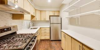 7420 LAKEVIEW Drive unit: W205 Gallery 17