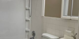 One story 2 bedroom with washer/dryer hook up Gallery 8