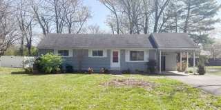 3-Bedroom Single-Family Home Near TTU with Hardwood Floors and Carport Gallery 1