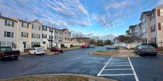 End-Unit 3BR Townhome Minutes to NCSU, Downtown & Crossroads Gallery 31