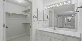 Home For Rent - Great Location on the Westside w/ Refrigerated Air! Gallery 19