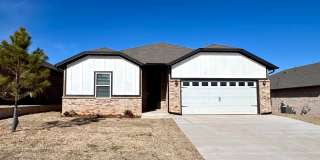 3 Bedroom 2 Bathroom 2 Car Garage Home in Oakdale School District Gallery 1
