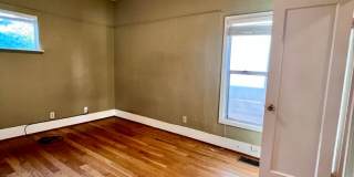 Lovely and spacious 2bd / 1 bth plus bonus room with washer & dryer! Lovely and spacious 2bd / 1 bth plus bonus room with washer & dryer! Gallery 12
