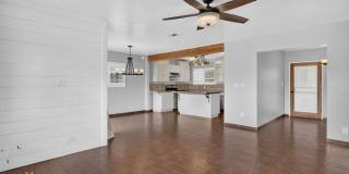6627 North 16th Drive Gallery 1