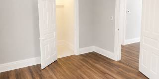 Lower 2 Bedroom Duplex Great Location! Gallery 12