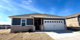4 Bedroom 2 Bathroom 2 Car Garage Home in Oakdale School District Gallery 3