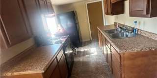 328 6th St Gallery 1