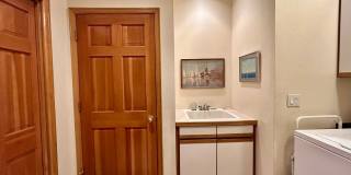 Spacious Garden-level Condo with Kitchenette in North Boulder Gallery 25