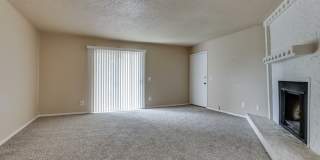 1 Bedroom 1 Bath Condo - Wilshire And NW Expressway Gallery 12