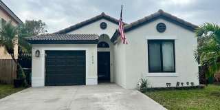 1924 SE 11 st Gallery 1