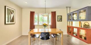 Charming Downtown Oasis | Steps to Pearl Street Gallery 5