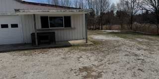 Newly Remodeled One Bedroom Garage Apartment Gallery 1