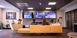 The Boulevard Gallery 16