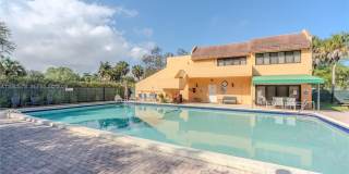 430 Commodore Dr Gallery 7