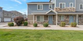 Awesome 2 Story Townhome in Vineyard w/ attached 2 car garage! Gallery 1