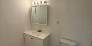 1903 Peach Street Gallery 1