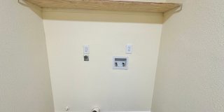 *MOVE IN SPECIAL* Beautiful 3-Bedroom/ 2 Bath REMODELED Home! Gallery 22