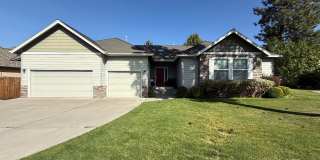 Spacious 4 Bed/ 2.5 Bath Single Family Home - SE Bend Spacious 4 Bed/ 2.5 Bath Single Family Home - SE Bend Gallery 1