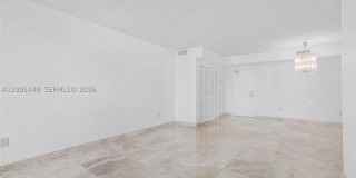 7501 E Treasure Dr Gallery 14