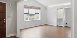 1228 SPRING LAKE Drive Gallery 7
