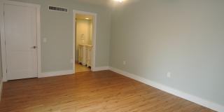 825 Center Street Gallery 14