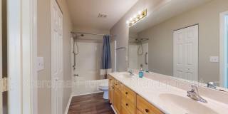 670 Emerald Cove Dr Gallery 25